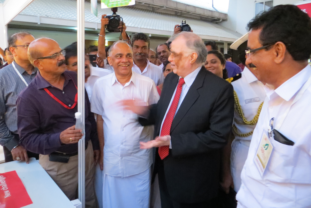 Hon'ble Governor Visits KAU Stall
